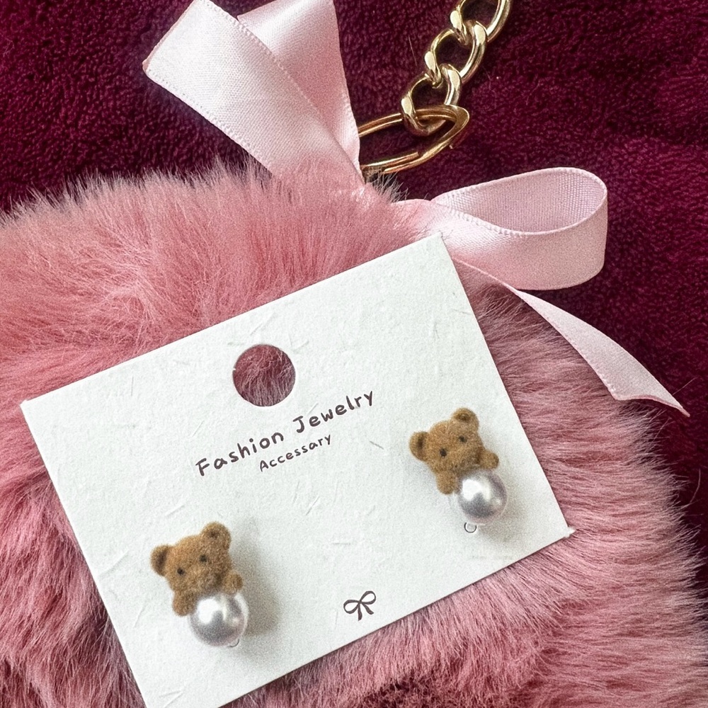 Teddy Bear Pearl Earrings
